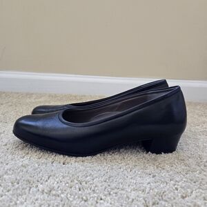 SAS Shoes Womens 8.5N Black Leather Block Heels